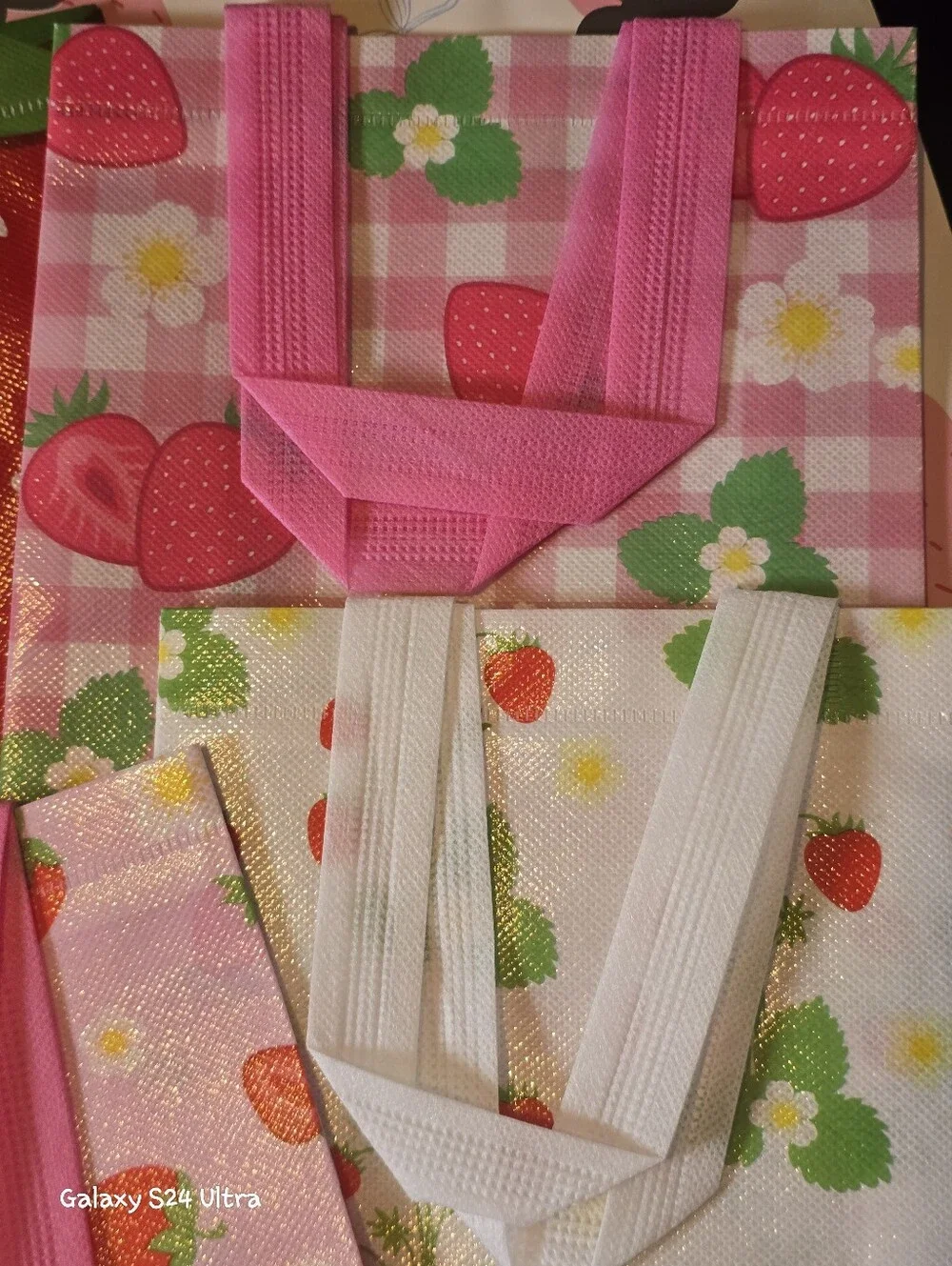 Strawberry 🍓 Decor Gift Bags 6pk NEW